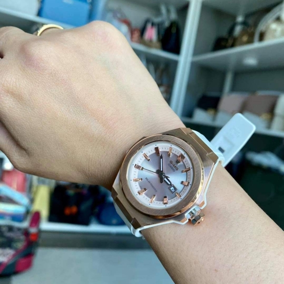 G-MS SOLAR POWERED WATCH FOR WOMEN - Picture 2 of 5